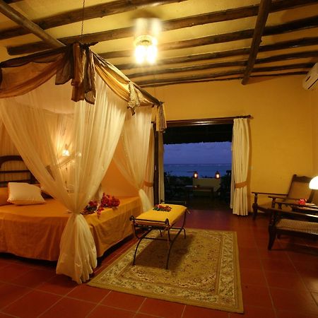 Hotel Karafuu Beach Resort Pingwe Exterior photo