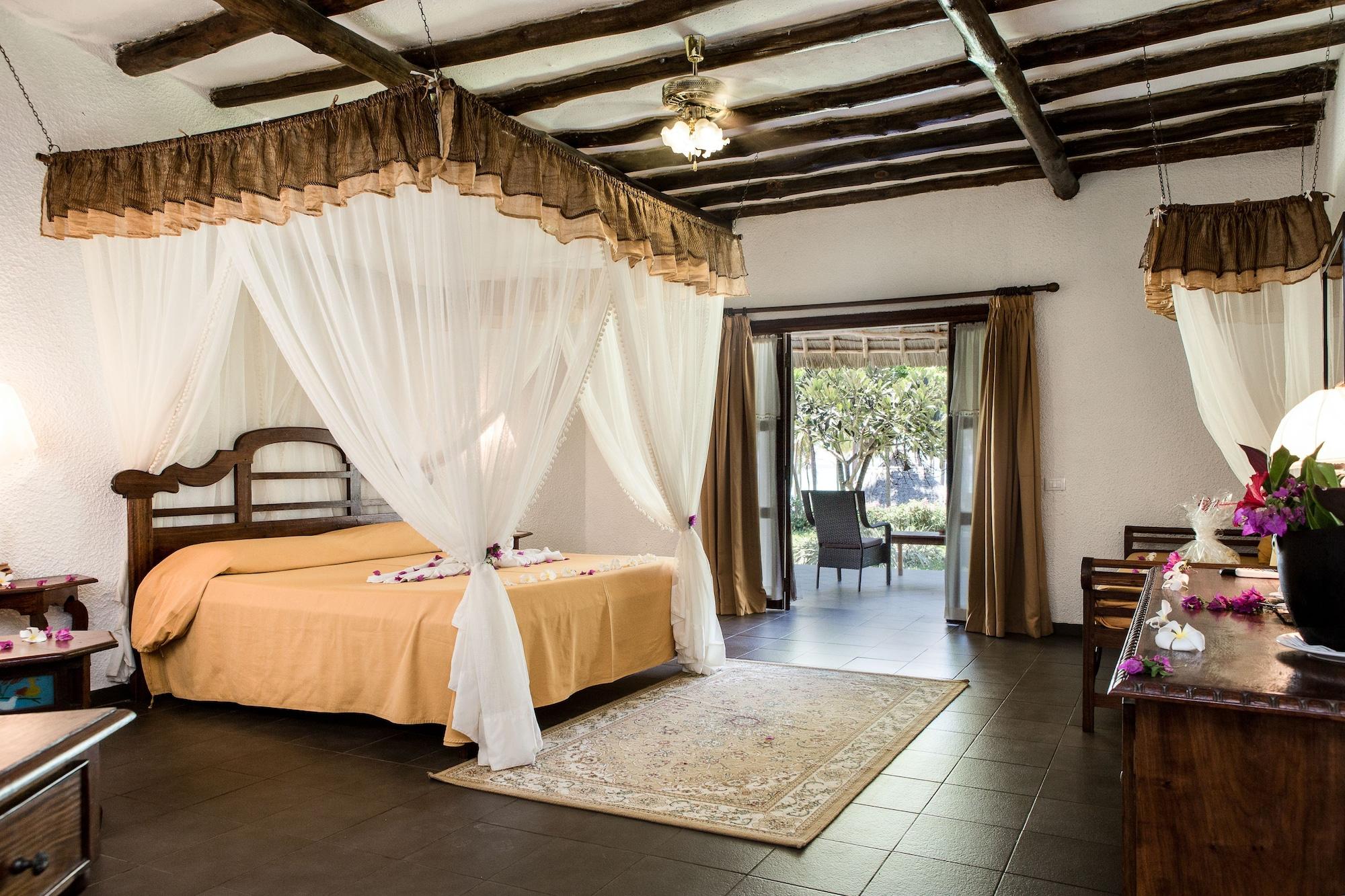 Hotel Karafuu Beach Resort Pingwe Exterior photo