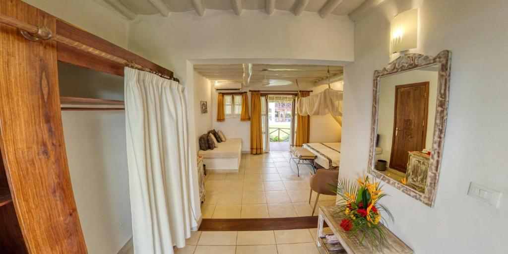 Hotel Karafuu Beach Resort Pingwe Exterior photo