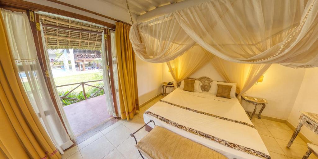 Hotel Karafuu Beach Resort Pingwe Exterior photo