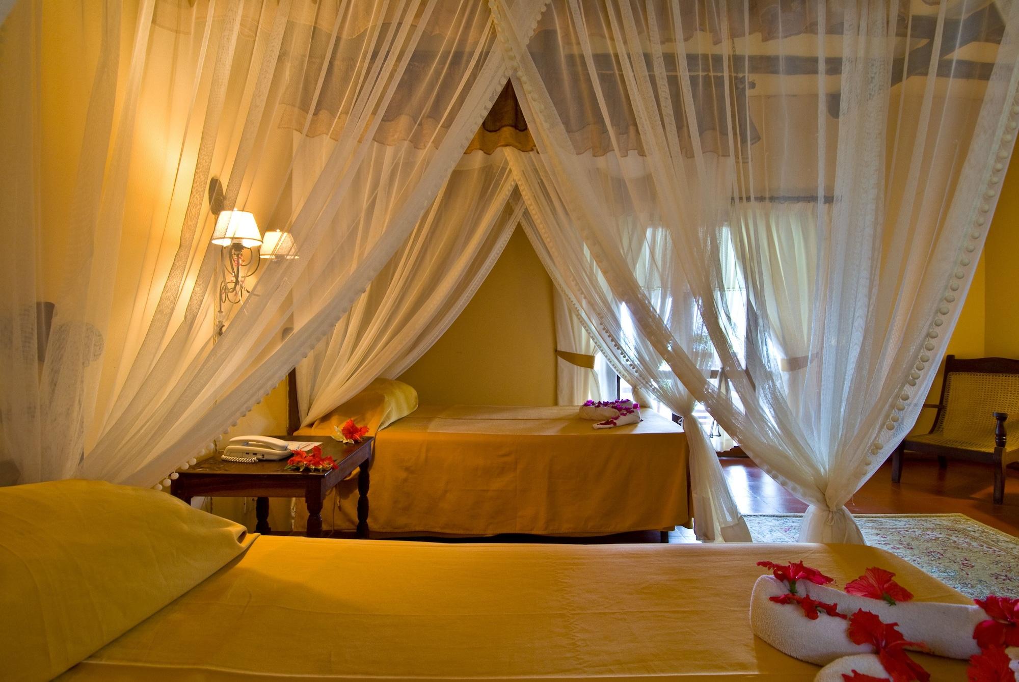 Hotel Karafuu Beach Resort Pingwe Exterior photo